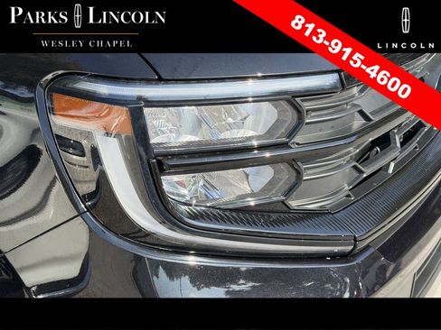 Used 2025 Ford Expedition Active RWD image 10