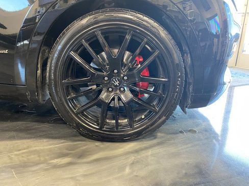 Used 2018 Maserati Levante GranSport image 7