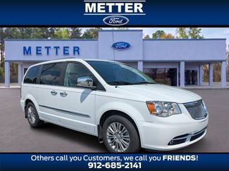 Used 2015 Chrysler Town & Country Touring-L w/ Mopar Premium Addition Group FWD video 1