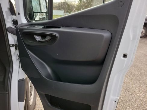 Used 2025 Mercedes-Benz Sprinter 2500 image 23