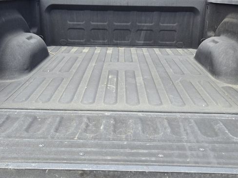 Used 2019 RAM 1500 Classic SLT AWD/4WD image 13