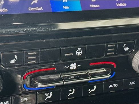 Used 2023 Jeep Grand Cherokee L Limited image 20