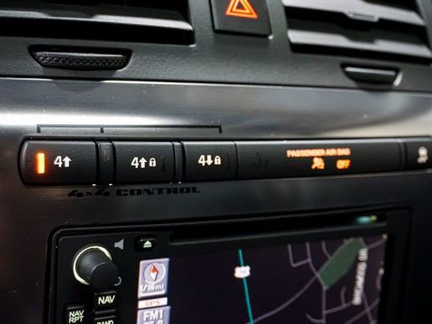 Used 2009 HUMMER H3 Alpha image 25