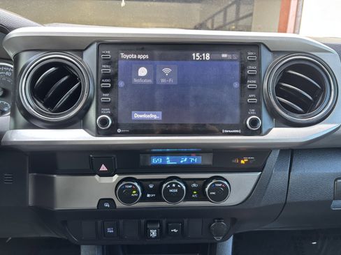 Used 2022 Toyota Tacoma SR5 image 34