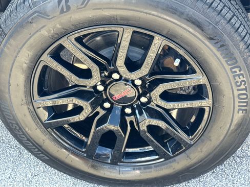 Used 2024 GMC Sierra 1500 Elevation w/ LPO, Elevation Black Package image 15