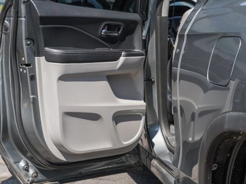 Used 2017 Honda Ridgeline RTL-E image 38