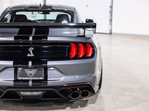 Used 2022 Ford Mustang Shelby GT500 w/ Carbon Fiber Track Pack RWD image 13
