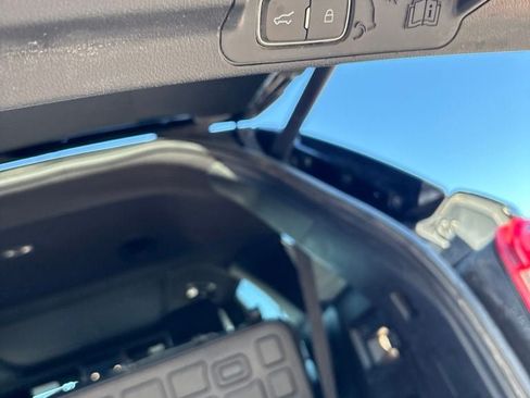 Used 2020 Ford Explorer XLT w/ Equipment Group 202A AWD/4WD image 33