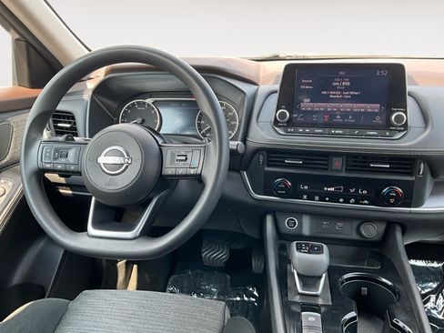 Used 2023 Nissan Rogue SV AWD/4WD image 12