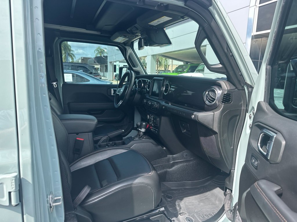 Used 2023 Jeep Wrangler Unlimited Rubicon 392 w/ Trailer Tow Package AWD/4WD image 22
