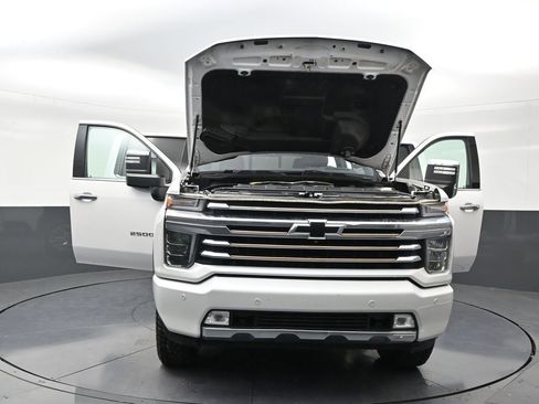Used 2020 Chevrolet Silverado 2500 High Country w/ Z71 Off-Road Package AWD/4WD image 33