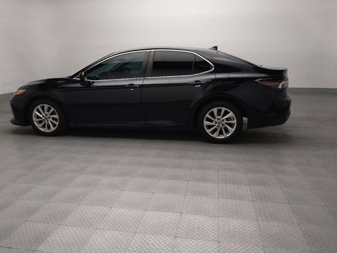 Used 2021 Toyota Camry LE w/ Carpet Mat Package (TMS) FWD image 3