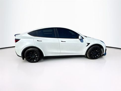 Used 2021 Tesla Model Y Long Range image 8