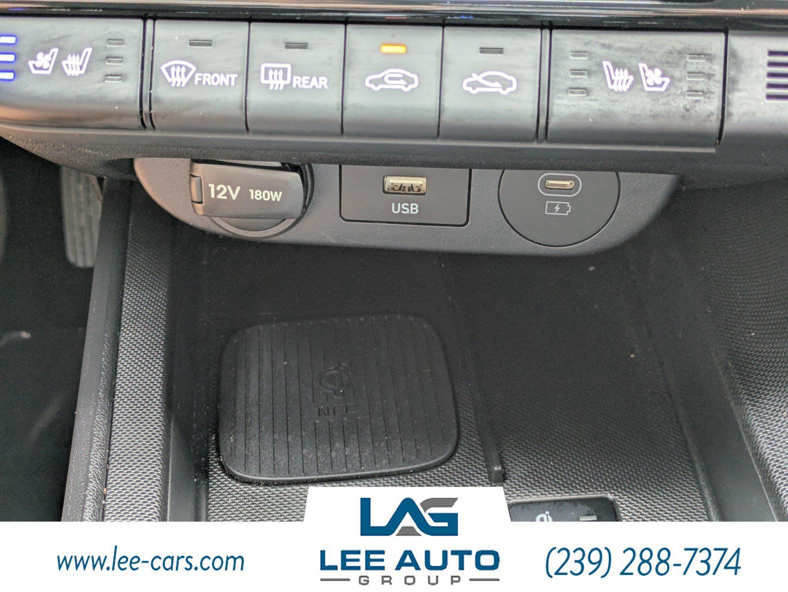 Used 2025 Hyundai Elantra Limited FWD image 25