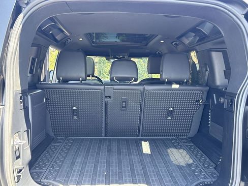 Certified 2022 Land Rover Defender 110 X-Dynamic SE AWD/4WD image 18