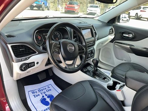 Used 2020 Jeep Cherokee Latitude Lux w/ Comfort/Convenience Group image 20