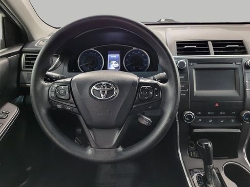 Used 2016 Toyota Camry LE image 6