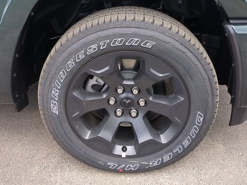 New 2026 RAM 1500 4x4 Crew Cab image 9