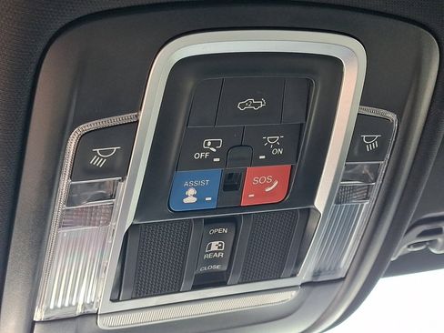 Used 2025 RAM 1500 Big Horn AWD/4WD image 32