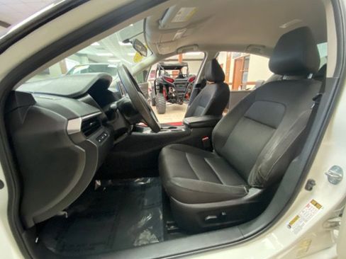 Used 2019 Nissan Altima 2.5 S FWD image 14