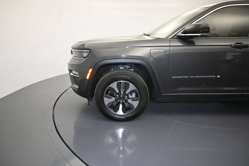 Used 2024 Jeep Grand Cherokee Limited 4xe w/ Trailer Tow Package AWD/4WD image 9