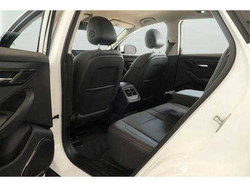 Used 2023 VinFast VF 8 Eco AWD/4WD image 14