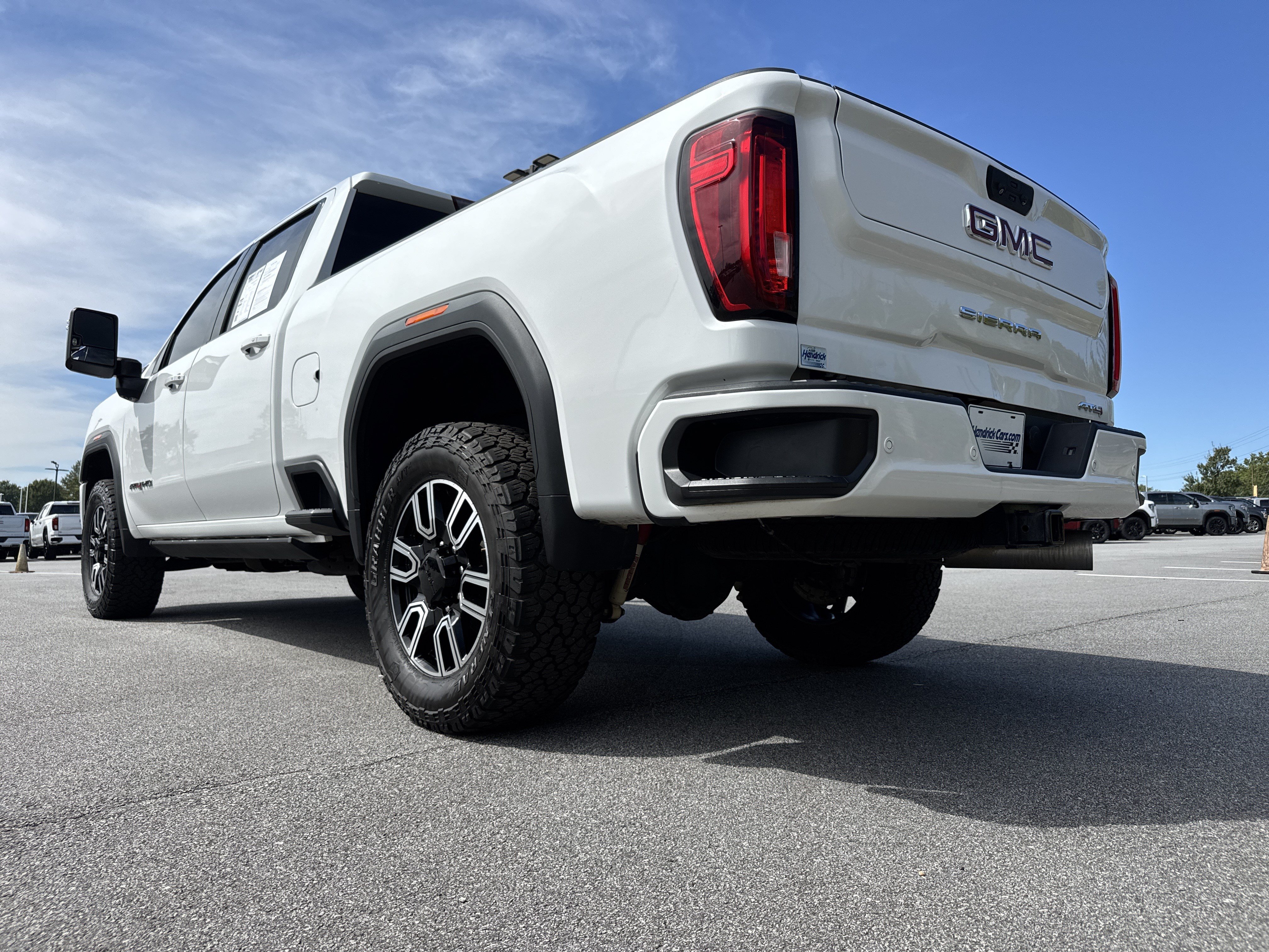 Used 2022 GMC Sierra 3500 AT4 w/ AT4 Preferred Package AWD/4WD image 8