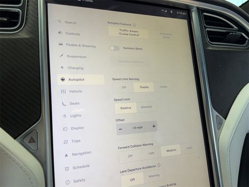 Used 2016 Tesla Model X P90D image 22