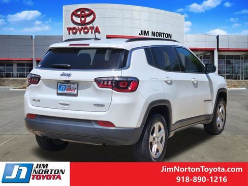 Used 2024 Jeep Compass Latitude AWD/4WD image 5