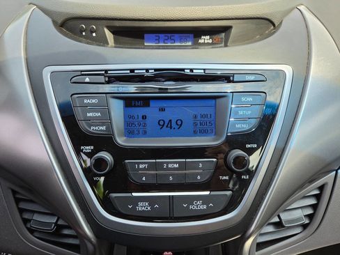 Used 2013 Hyundai Elantra GLS w/ Preferred Pkg FWD image 16