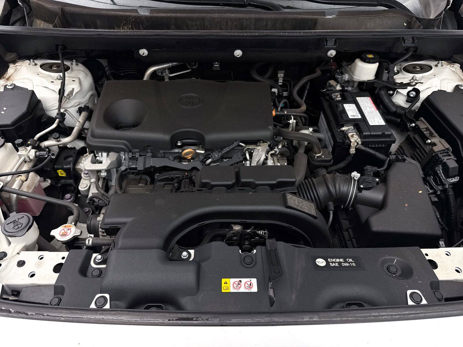 Used 2020 Toyota RAV4 XLE w/ Convenience Package FWD image 8