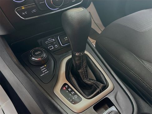 Used 2017 Jeep Cherokee Latitude w/ Comfort & Sound Group image 14