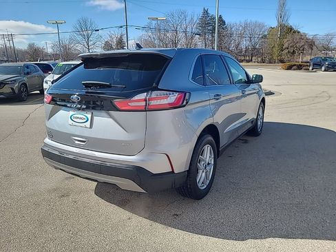 Used 2024 Ford Edge SEL w/ Convenience Package image 5