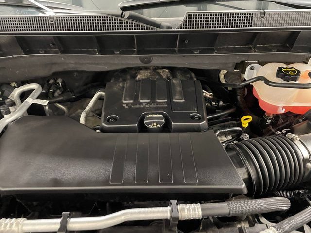 Used 2024 Chevrolet Silverado 1500 LT AWD/4WD image 23