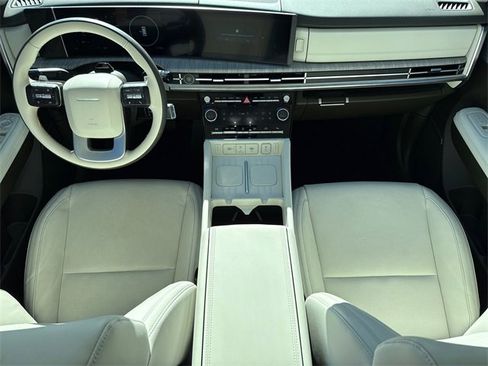 Used 2025 Hyundai Santa Fe Calligraphy image 11