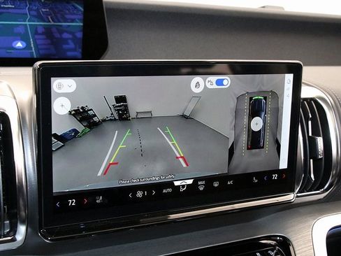 New 2025 Ford Expedition Max Platinum w/ Driver's Package image 21