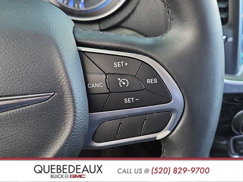 Used 2017 Chrysler 300 Limited RWD image 14