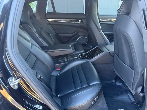 Used 2018 Porsche Panamera 4 AWD/4WD image 36