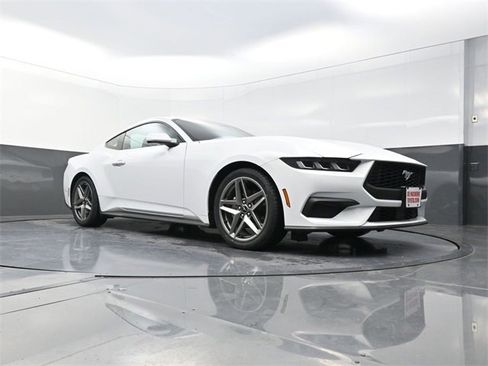 Used 2024 Ford Mustang Coupe image 23