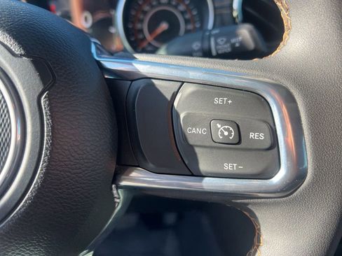 Certified 2023 Jeep Gladiator Overland AWD/4WD image 12
