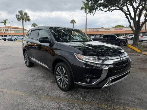 Used 2020 Mitsubishi Outlander SE AWD/4WD image 1