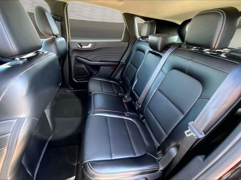 Used 2024 Ford Escape Platinum AWD/4WD image 28