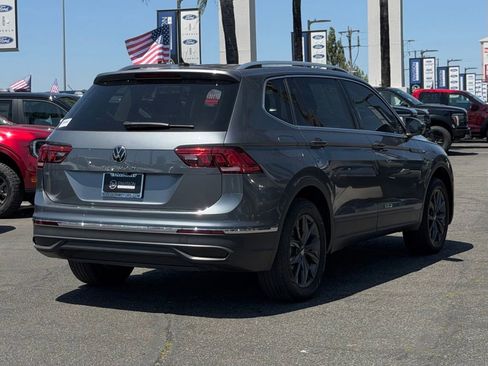 Used 2023 Volkswagen Tiguan SE w/ Panoramic Sunroof Package FWD image 8