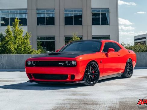 Used 2016 Dodge Challenger SRT Hellcat RWD image 38