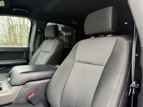 Used 2018 Ford Expedition XLT image 13
