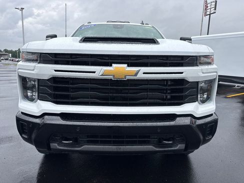New 2026 Chevrolet Silverado 2500 Custom w/ Custom Convenience Package AWD/4WD image 9