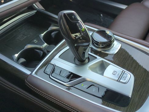 Certified 2022 BMW 740i 740i w/ Premium Package image 26