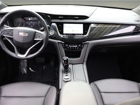 Certified 2024 Cadillac XT6 Premium Luxury FWD image 14