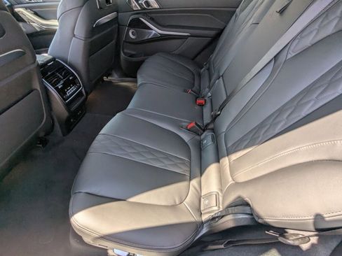 New 2026 BMW X7 M60i image 15