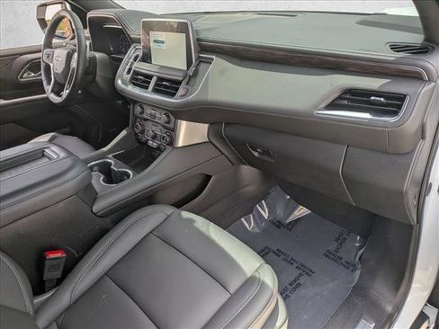 Used 2024 Chevrolet Suburban LT RWD image 20